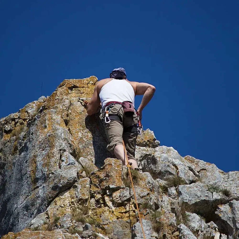 Klettern am Felsen in Süddeutschland