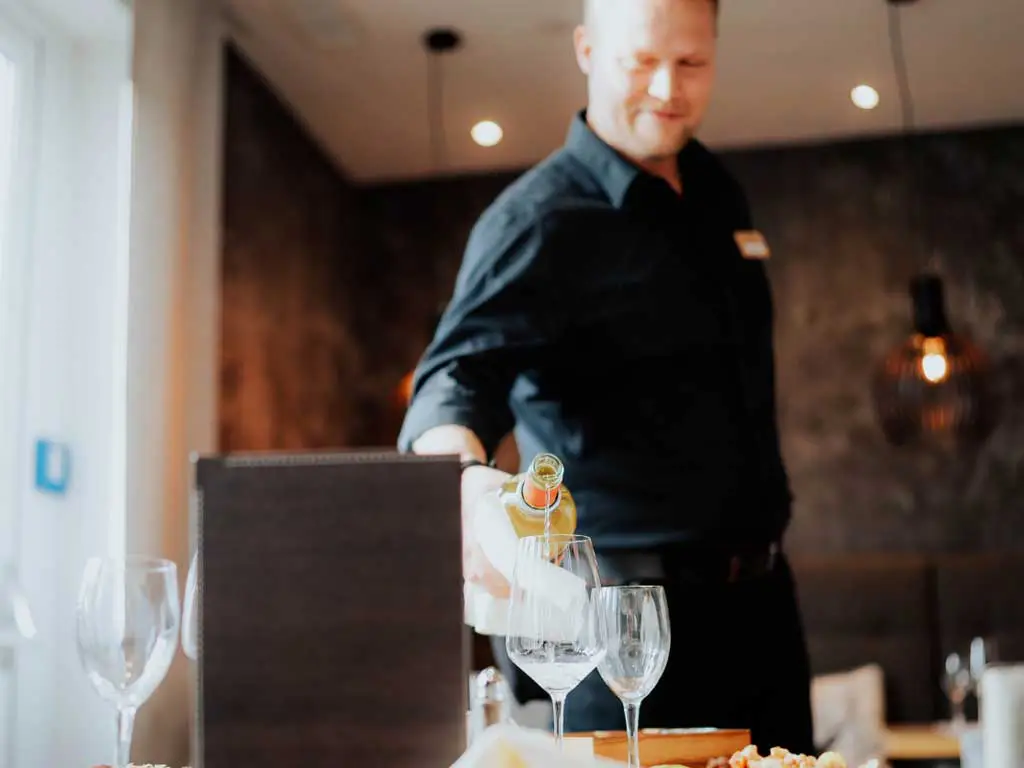 Service in the Hotel Dirsch restaurant