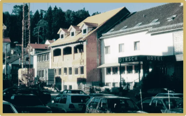 Historische Außenansicht des Hotel Dirsch in den 1990er-Jahren
