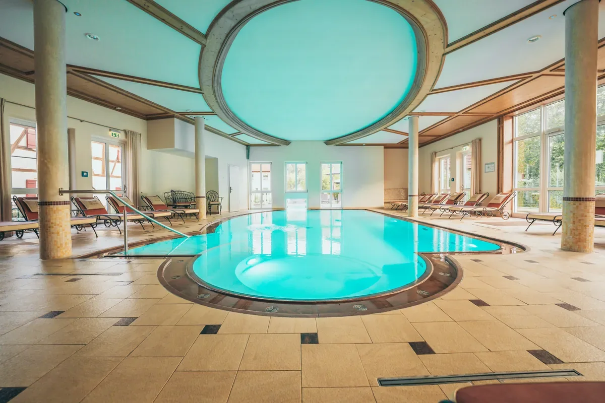 Erholung im Wasserbereich des Hotel Dirsch