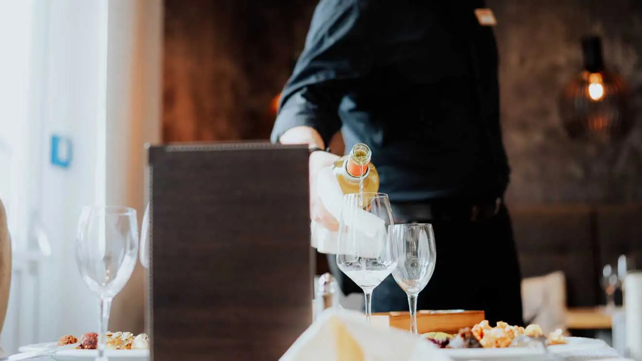 Service in the Hotel Dirsch restaurant